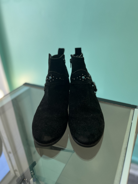 Zodiac  Size 8 Shoes